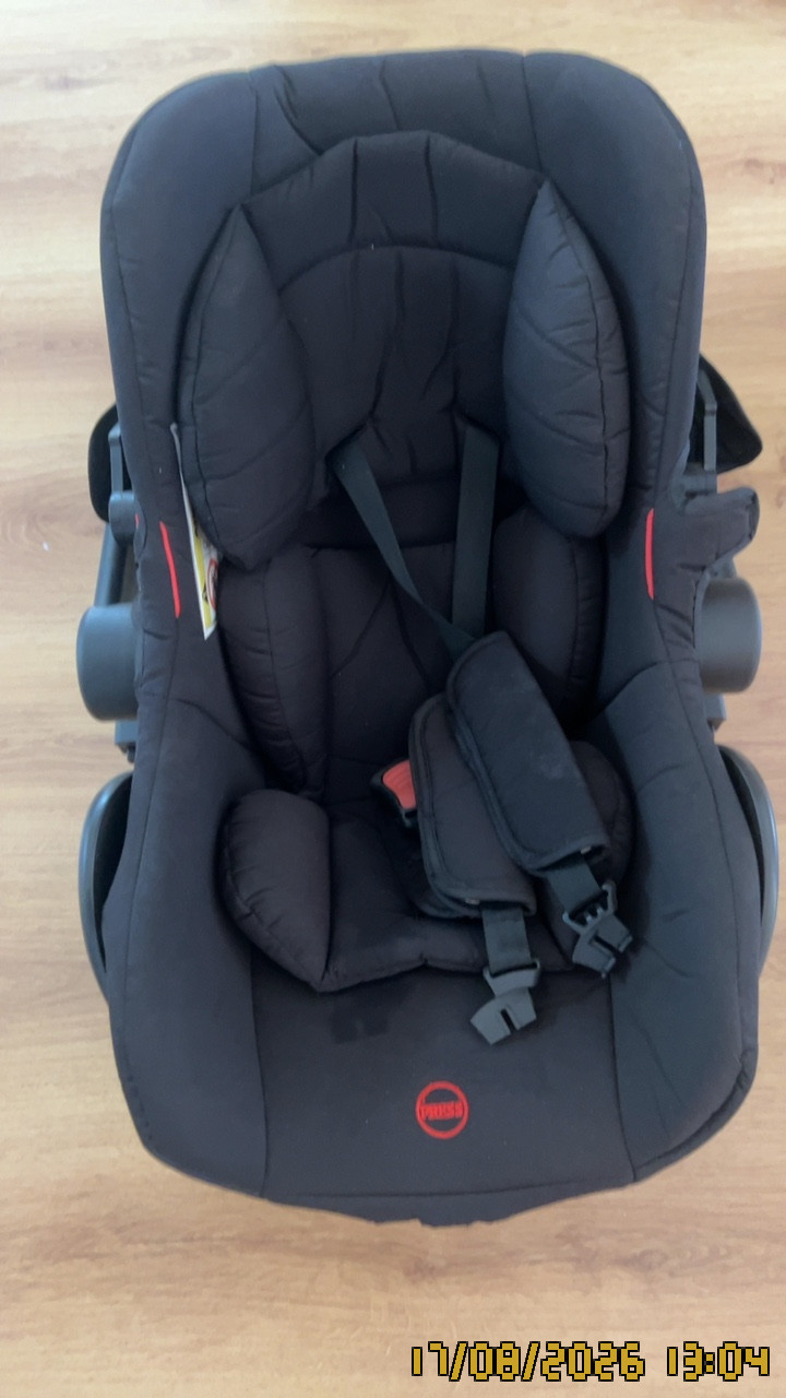 Photo 2 of 4: Car seat